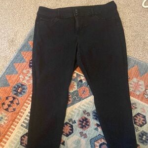 Black size 24R Torrid Jegging